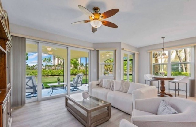 Hammock Bay Country Club condo near Marco Island. Full golf privileges available