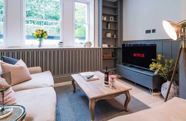 Hampstead Hush- 2 bedroom with Garden