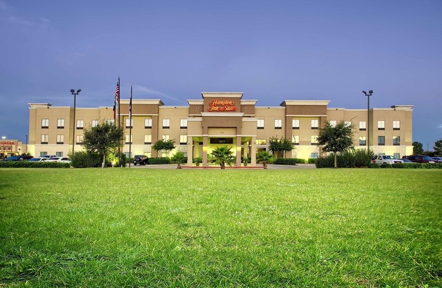 Hampton Inn & Suites Houston - Rosenberg