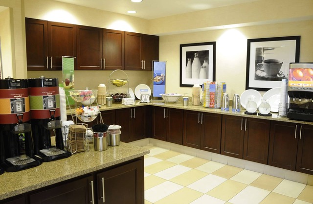 Hampton Inn & Suites Redding