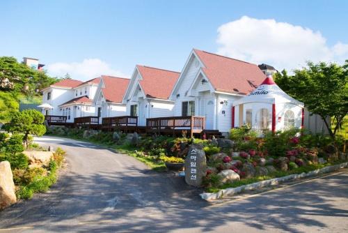 Hapcheonho View Smile Pension