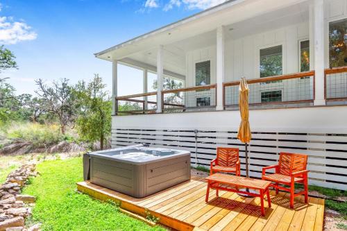 Happiness Ranch - Oak Tree House