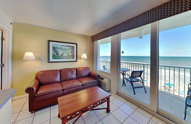 Harbour Beach Resort 405 | Amenities + Near Attractions