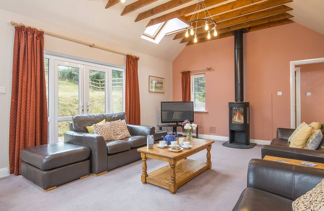 Harbour View, Holiday Cottage Porthgain, Sleeps 10, 5 bedrooms, bathrooms