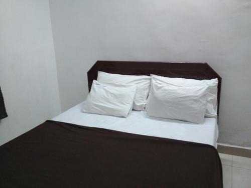 Haritha Apartments, Helpful Staff, Near Bus & Railway Station, Geyser, TV, Best priced Family-Only Apartments in Tirupati, Big Families, Groups Welcome
