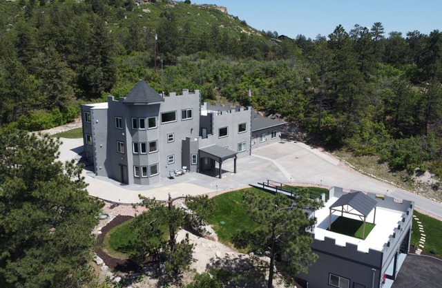 Harmony 2BR/2BA - Upscale Castle, Forest, Accessible