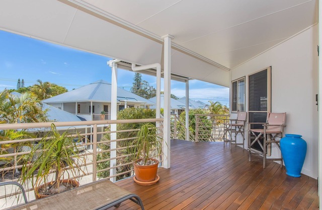 Hastings Cove - 2 Bedroom Upstairs Garden Apartment!