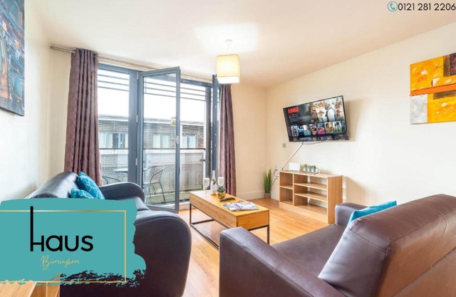 Haus - City Centre 2 Bedroom Apartment - Balcony - Secure Parking - Arcadian - China Town