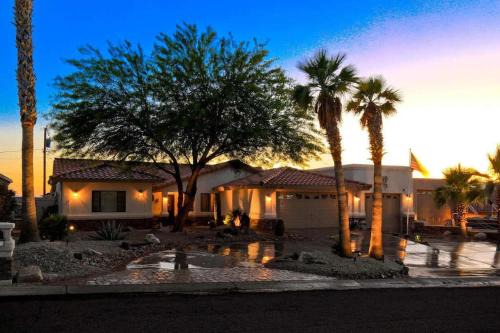 Havasu Sunset Hideaway For 11