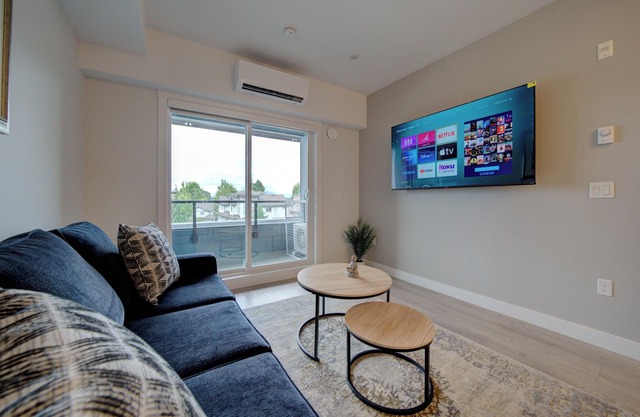 Have fun with the entire family at this centrally located and modern condo.