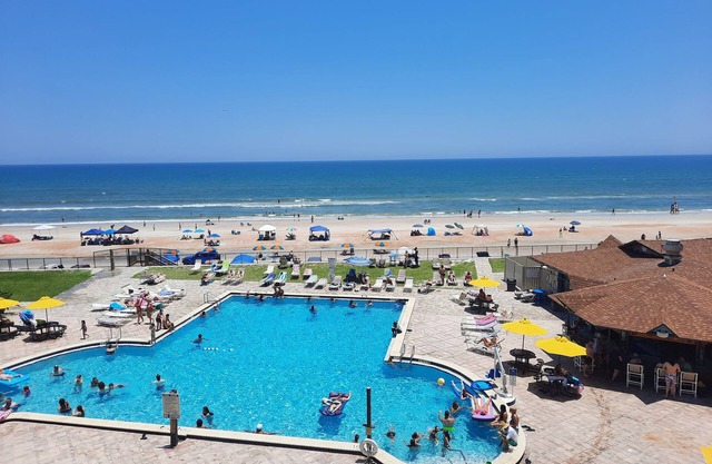 Hawaiian Inn Beach Resort