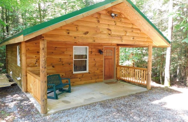 Hawk's Nest Mountaintop House retreat with trails to waterfall