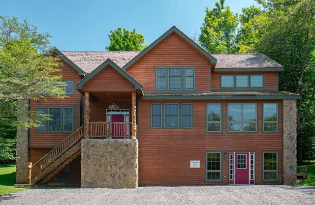 Hawthorne Lodge - 252 Winterset Road Hawthorne Lodge - Walk to Slopes, Air Conditioning, Pool Table, Hot Tub