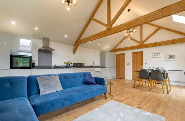 Hazel Barn - One Bedroom House, Sleeps 2