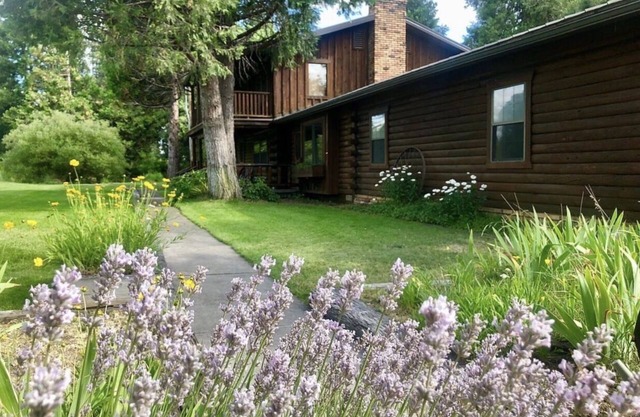 Headwaters Lodge of Mount Shasta