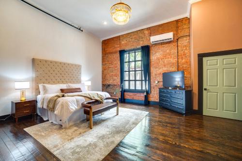 Heart of Downtown Marshall Boutique Studio Stay!