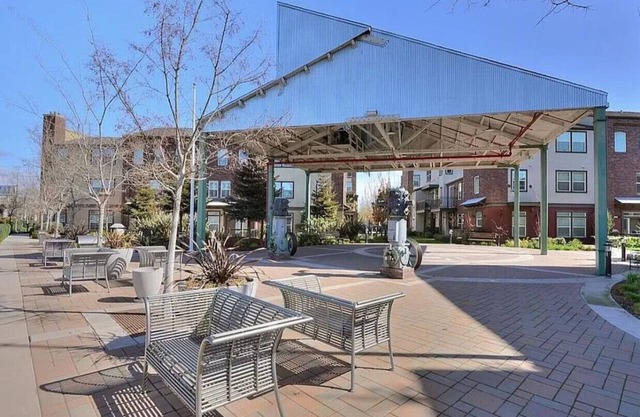 Heart of San Jose 1BR, Parking, Patio, AC and more