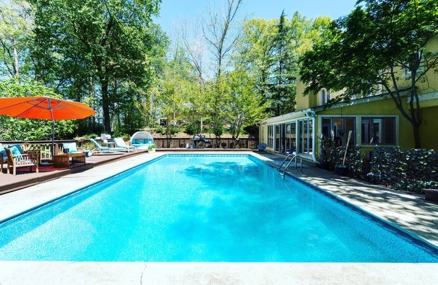 Heated Pool - East Cobb -Braves Stadium - Large Family House -Chez Melet