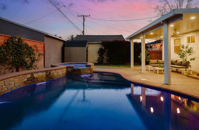 Heated Pool, Luxe Spa, Stylish Paradise, W/D