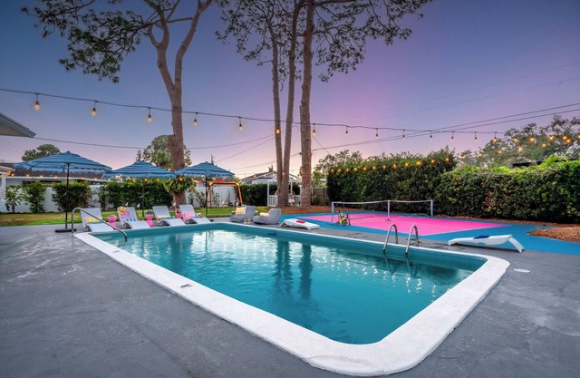 Heated Pool+Pickleball+Mini Golf+Theater+King Beds+Dogs OK