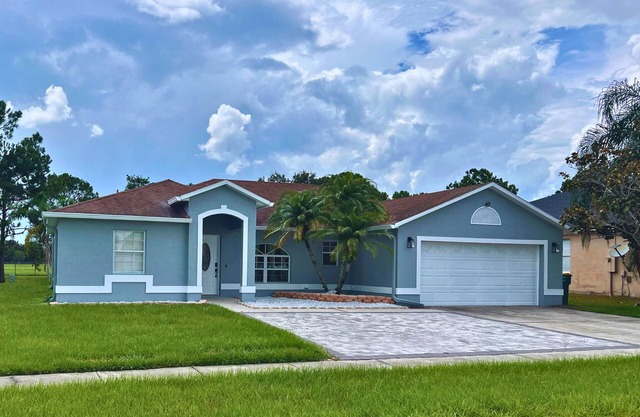 Heated Private Pool, Game Room, 13 miles from Disney, Kissimmee