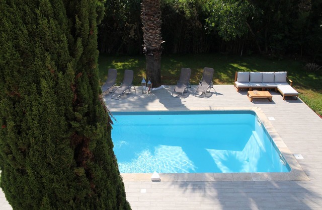 HEATED SWIMMING POOL -Villa la Belle Londaise, 6/8pers, Air-conditioning & Large Garden