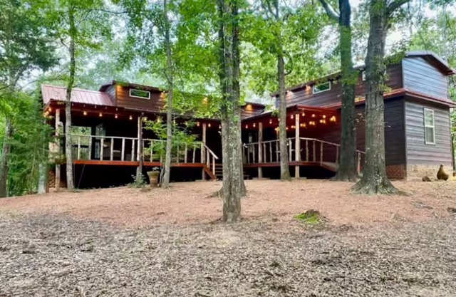 Heavenly Escape into the Forest-Tiny Home #2 at Allen Acres Resort