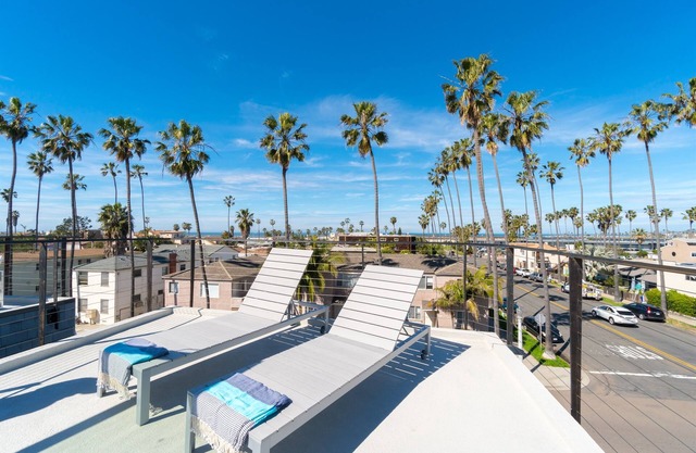 Heavily Discounted & Thoroughly Clean @ the Beach