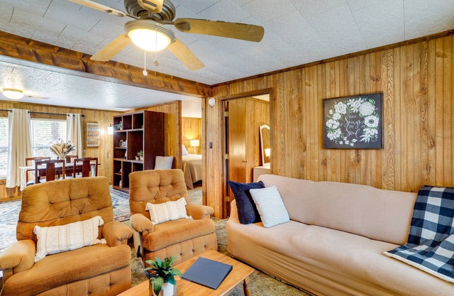 Heber Springs Cabin w/Deck: 3 Mi to Sugarloaf Mtn