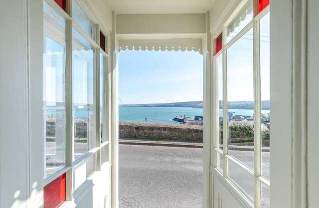 Hedd Mor - Three Bedroom House, Sleeps 3