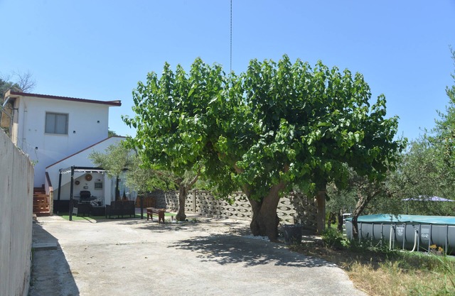 Here you find your serenity. Villa surrounded by nature with swimming pool.