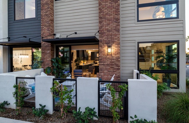 Heritage District Oasis, 300 steps from downtown Gilbert amenities. -Lot 8