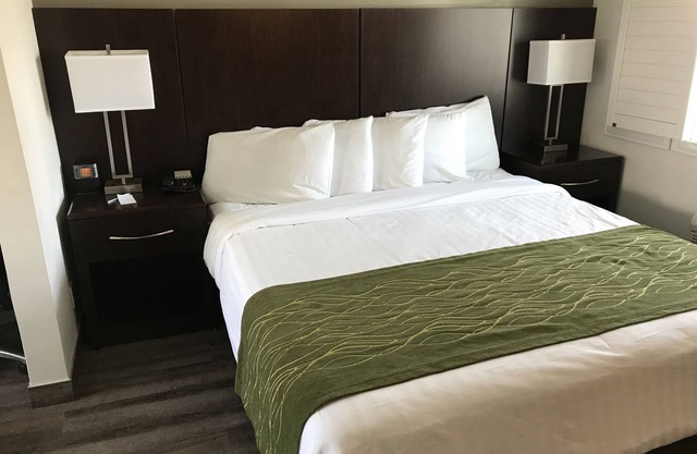 Hi View Inn & Suites