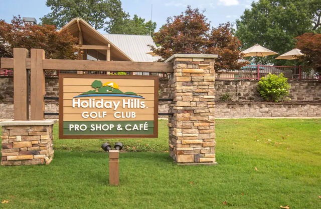 HICV Holiday Hills Resort 1br suite Friday check-in