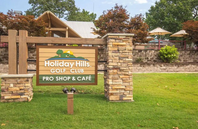 HICV Holiday Hills Resort 1br suite Sunday check-in