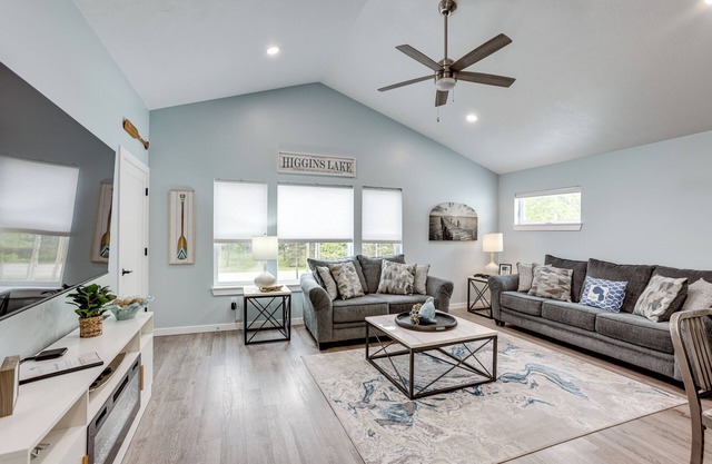 Higgins Lake Barndominium w/Boat Parking!