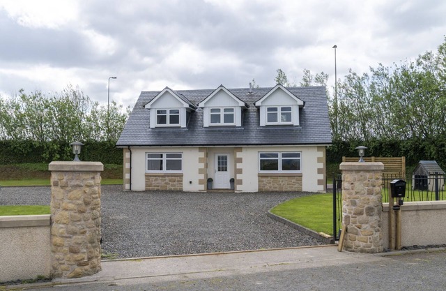 Higginsneuk - a cottage that sleeps 4 guests in 2 bedrooms