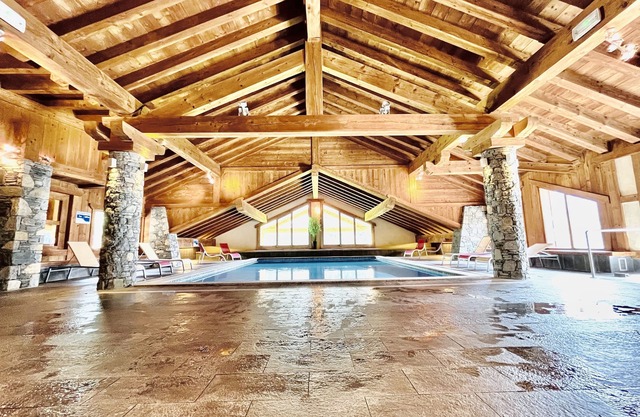 High comfort accommodation, swimming pool, view