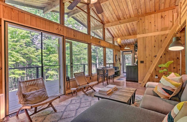 High Falls Restorative Cabin in the Woods!