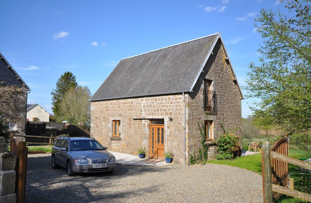 High Quality Barn Conversion. Great village location. Super fast WIFI.