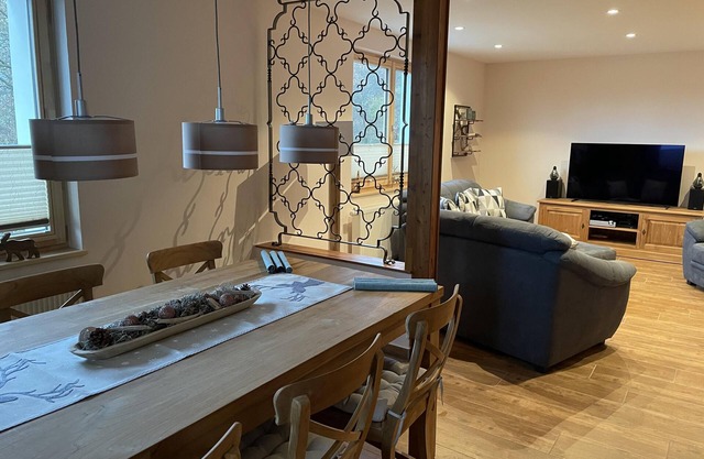 High-quality furnished vacation home for up to 7 people. Three bedrooms with double beds and a cozy sofa bed incl. sleeping function await you.