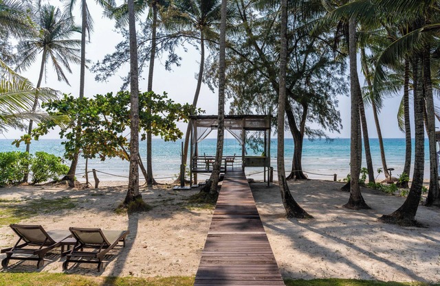 High Season Pool Villa & Spa