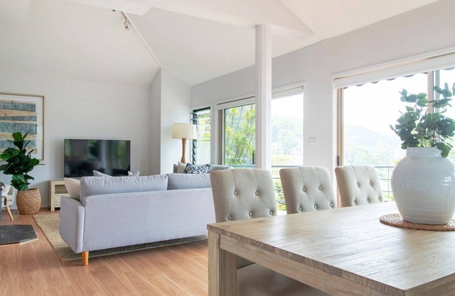 Highview House - Wifi, Pool and Views