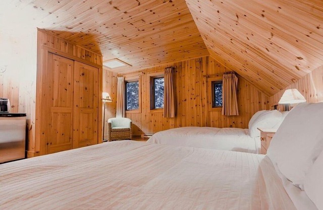 Hike, Ski and Outdoors in Appalachia