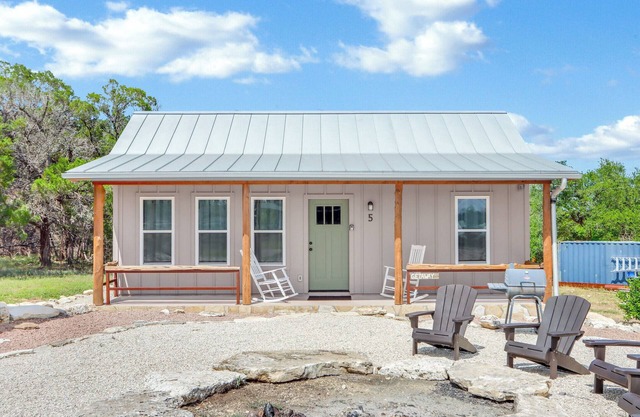 Hill Country Stargazing + Firepit & Pickleball Fun