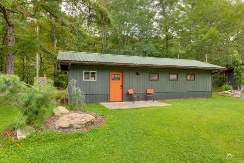 Hillsgrove Cabin with Community Perks Pets Welcome!