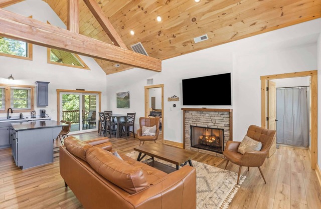 Hilltop Hideaway-NaturalBridge2m/Modern/HotTub/New