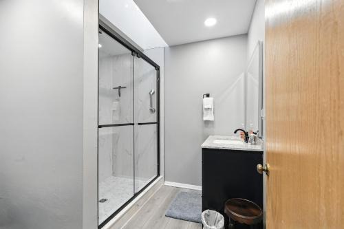 Hilltop Hideaway Unit B-5 by Simple Life Rentals