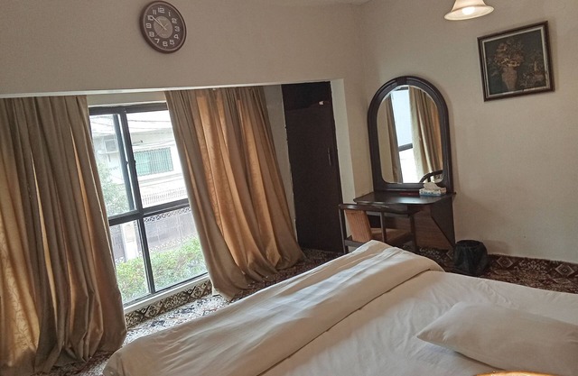 HILLTOP HOTEL Karachi With Nearly All Four Star Facilities