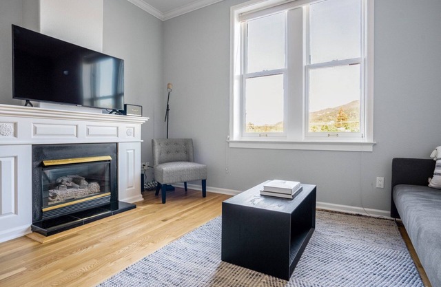 Hip Los Gatos 1BR, walk to shops, 10 min drive to Netflix, by Blueground